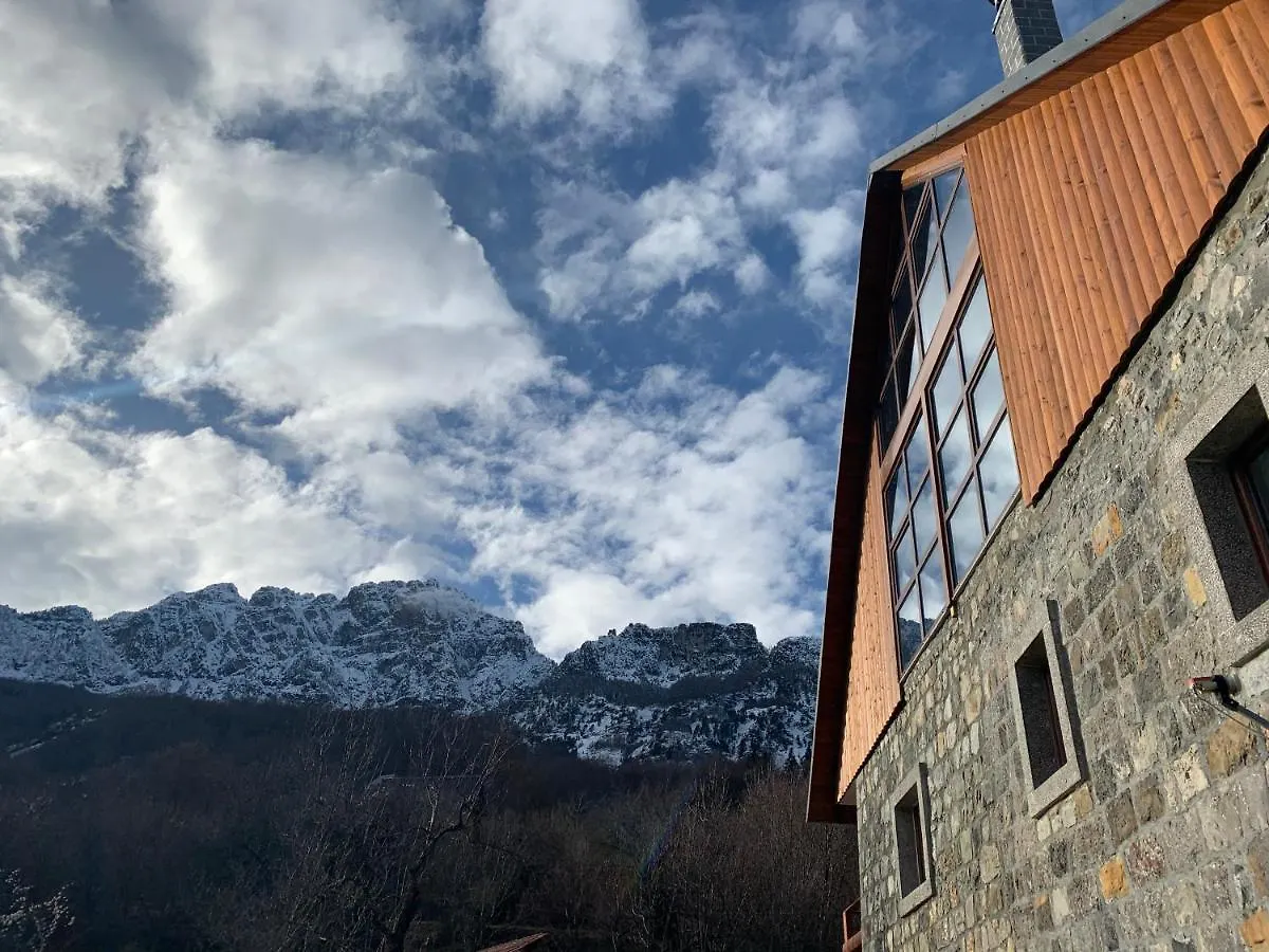 Molla Guest House Theth