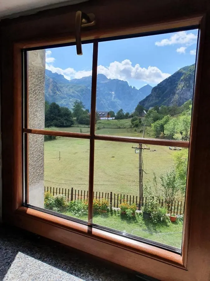 Molla Guest House Theth