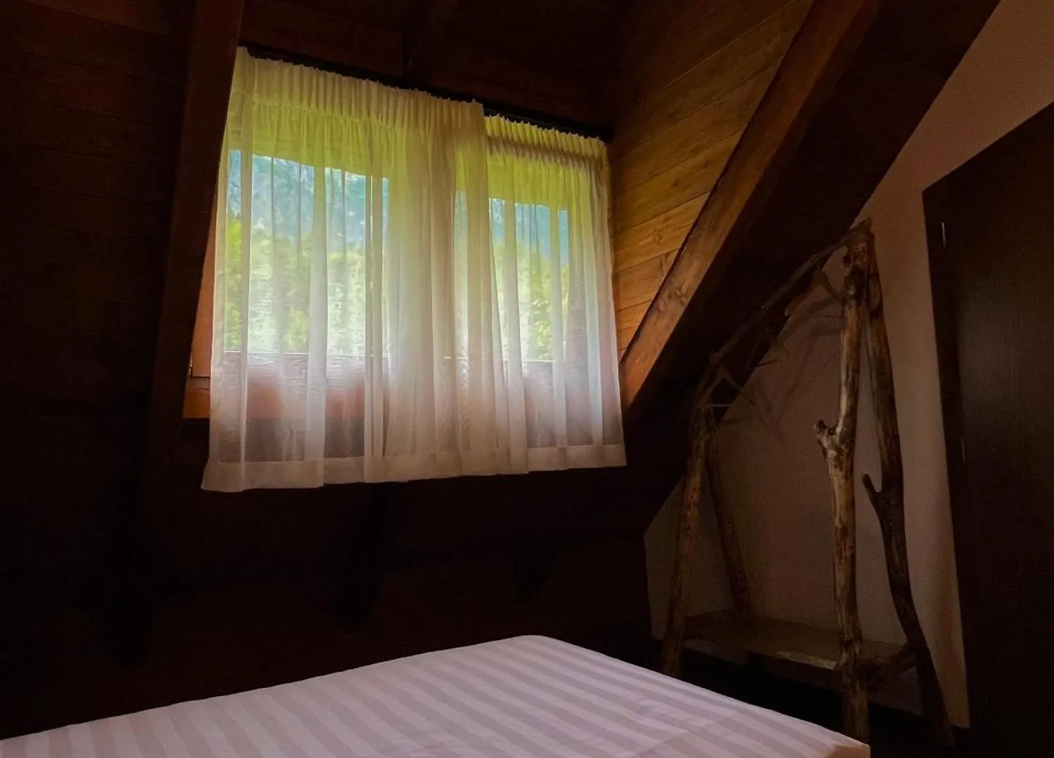 Molla Guest House Theth