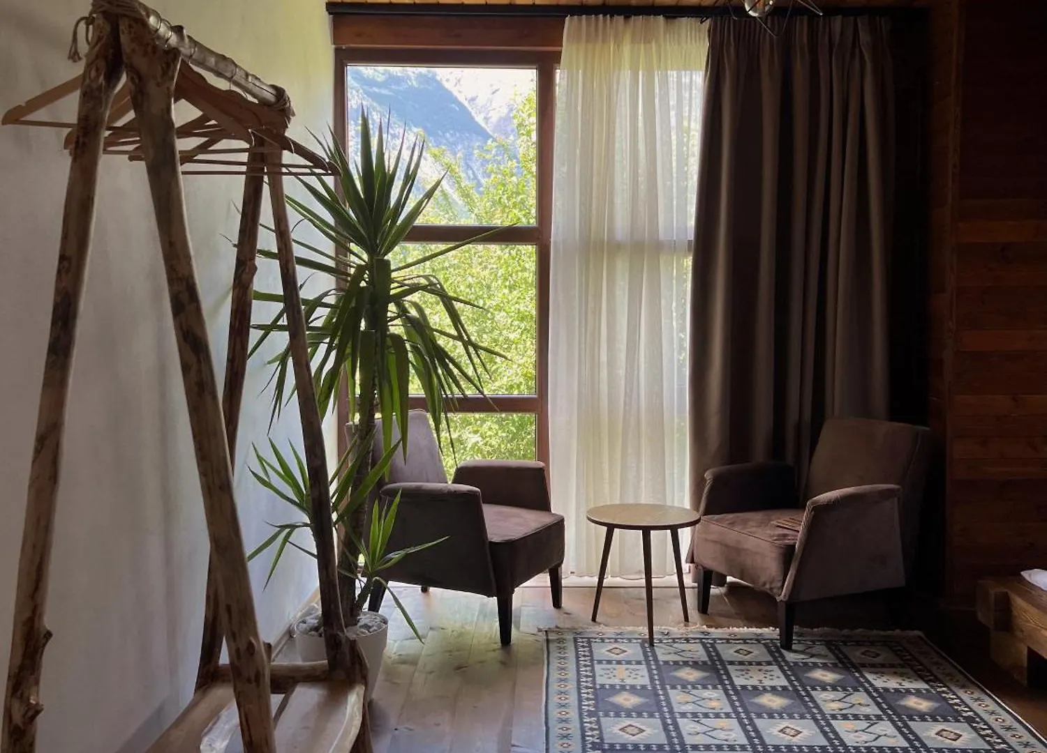 Molla Guest House Theth